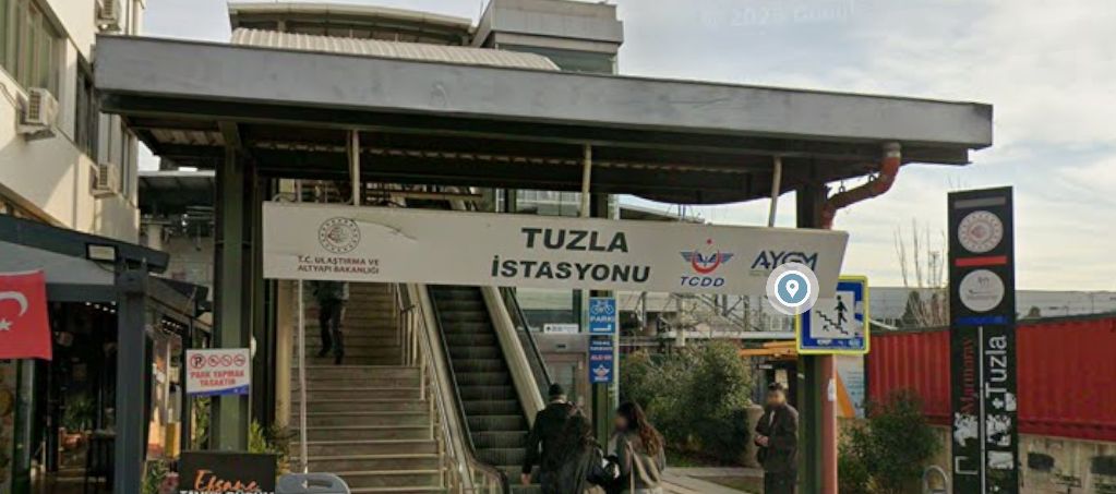 Tuzla Marmaray İstasyonu binası