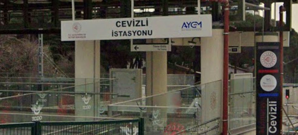 Cevizli Marmaray İstasyonu giriş görünümü