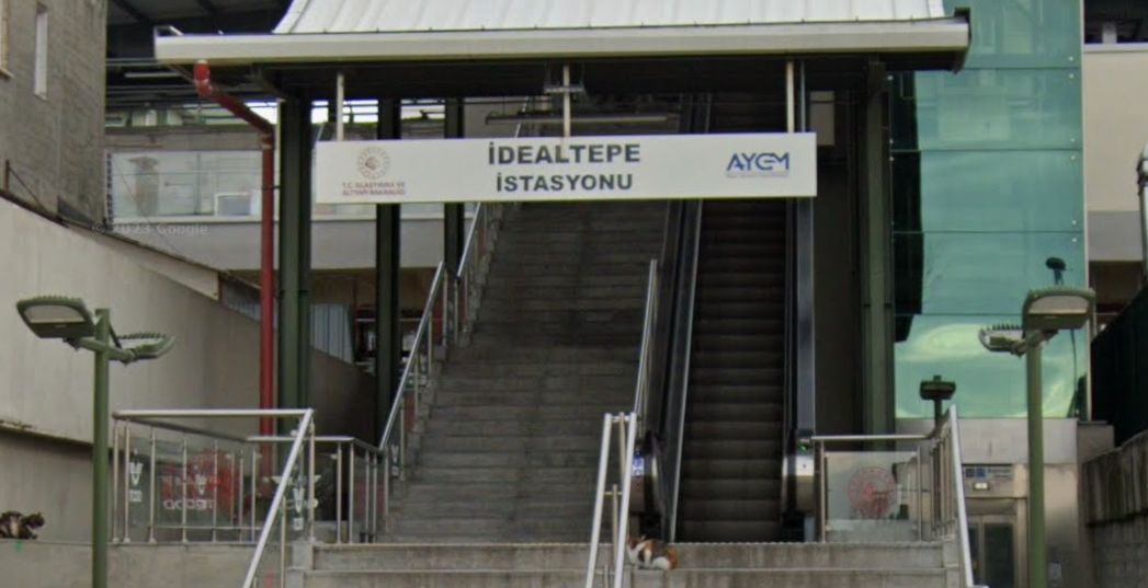 İdealtepe Marmaray İstasyonu sahil tarafı girişi