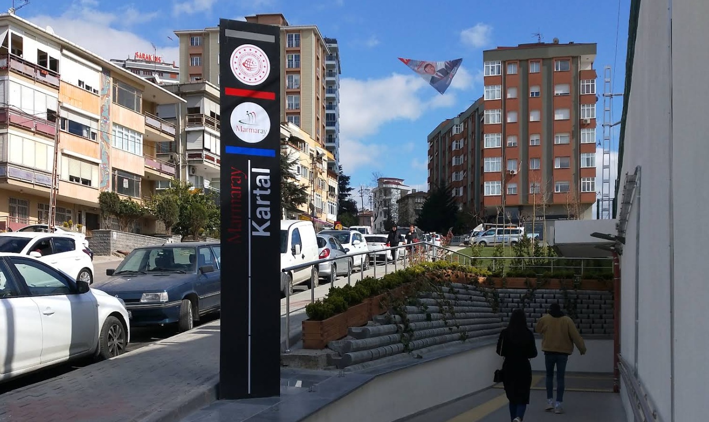 Kartal Marmaray İstasyonu giriş görünümü