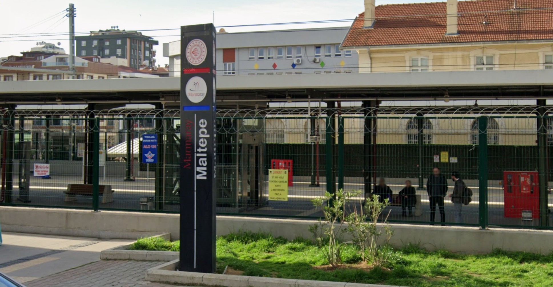 Maltepe Marmaray İstasyonu giriş görünümü