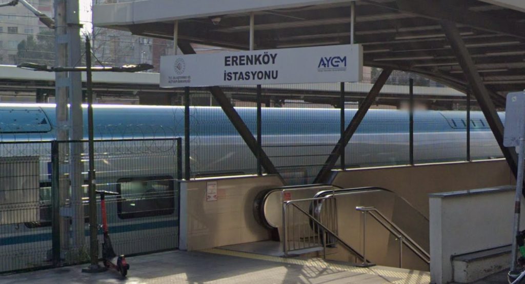 Erenköy Marmaray İstasyonu giriş görünümü
