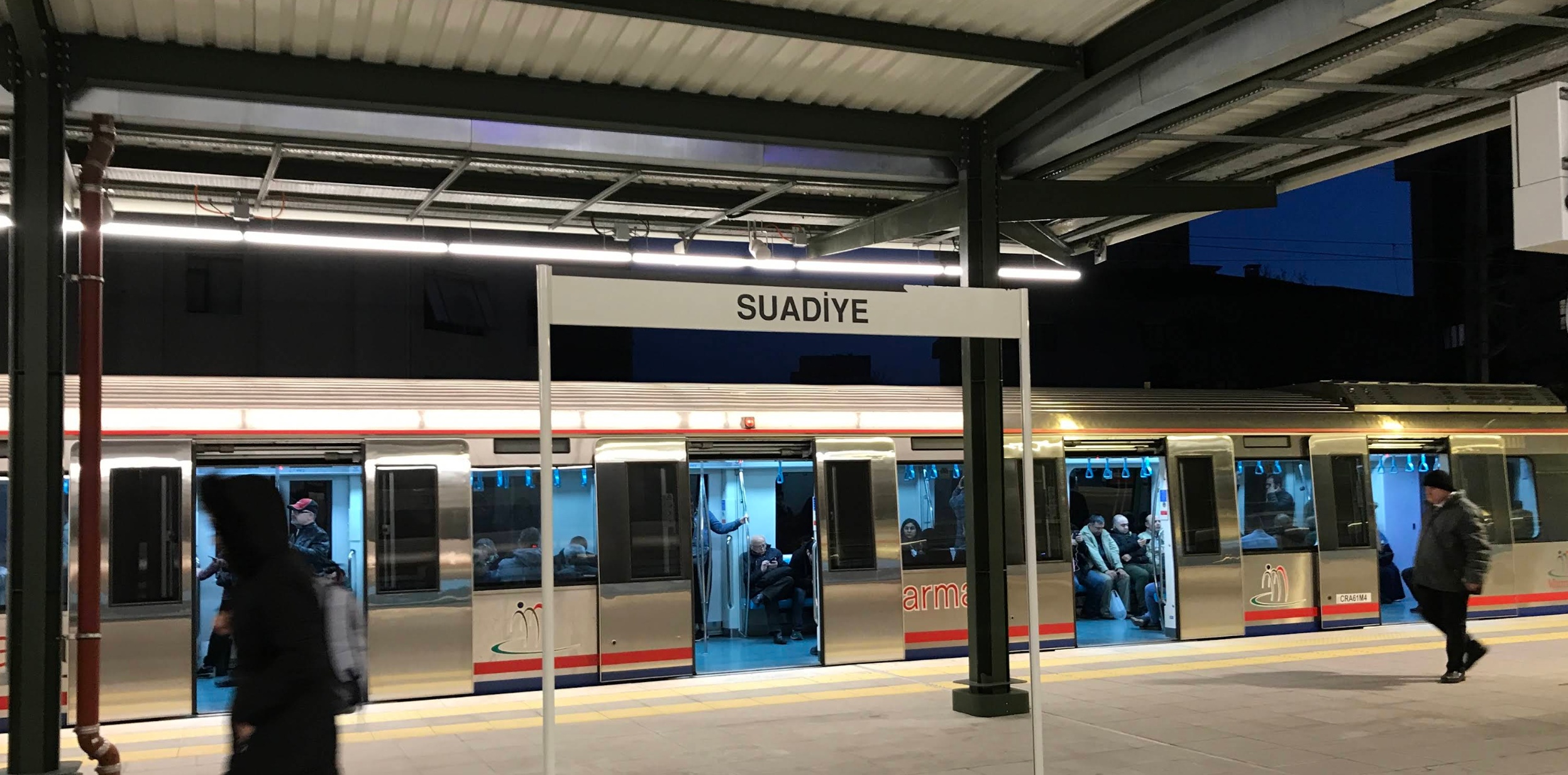 Suadiye Marmaray İstasyonu giriş görünümü